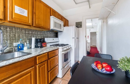 Crown Heights House | KLO Room #1 With Private Bathroom
