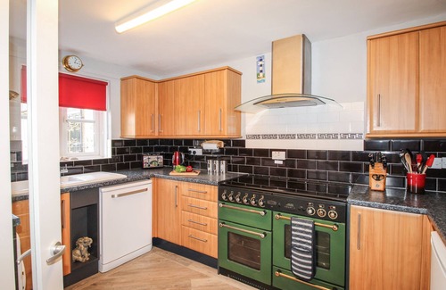 Weymouth Cottage | KNAPP COTTAGE, with a garden in Chickerell