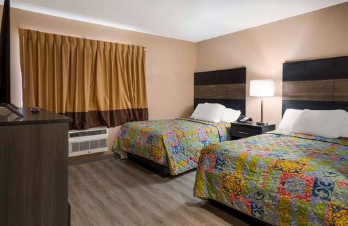 East Beltline Hotel | Knights Inn Grand Rapids