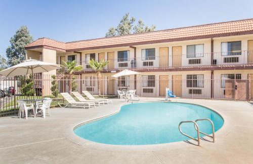 Madera Hotel | Knights Inn Madera