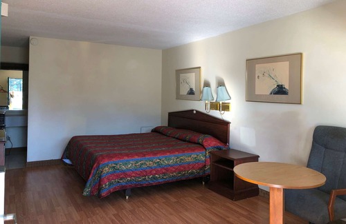 Selma Hotel | Knights Inn Selma