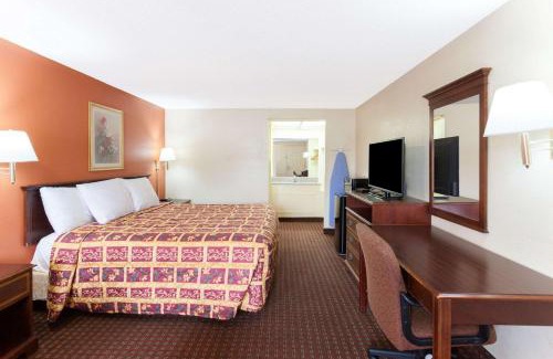 Tucker Hotel | Knights Inn - Tucker