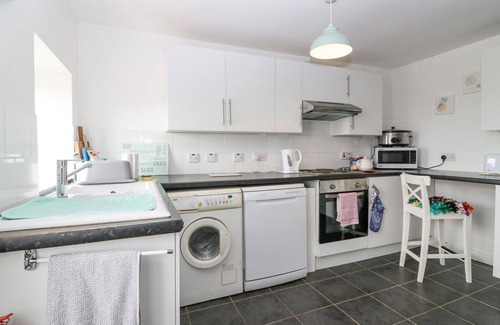 Pittenweem Cottage | KNIGHTSWARD FARM, pet friendly, with open fire in Anstruther