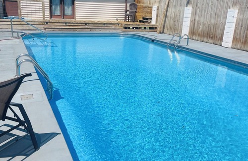 Johnson City House | Knob Creek Falls -Private Inground Pool! Best Location in the city!