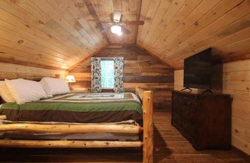 Windham House | Knotty Pine Cabin in the Pines