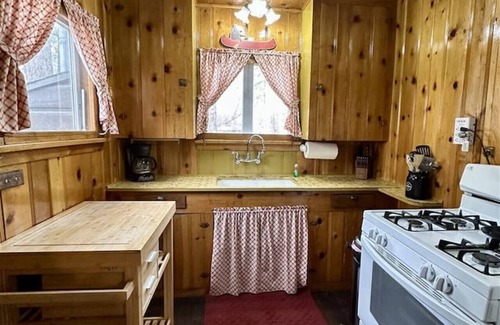 Big Bear City Cabin | Knotty Pine Tavern-BBC