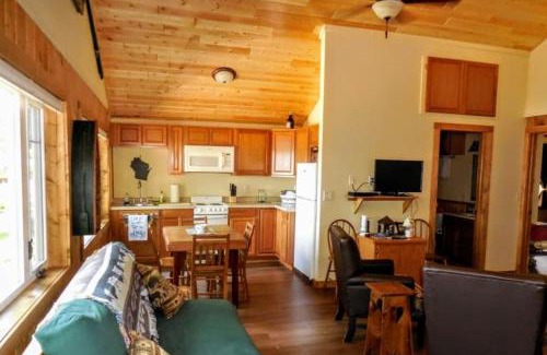 Minocqua House | Knotty Pine White Pine - Lake Minocqua