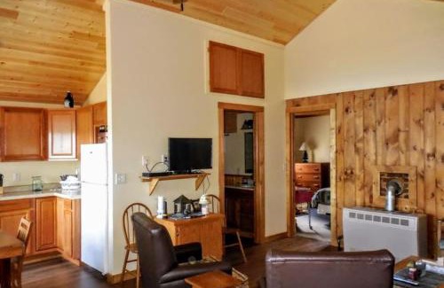 Minocqua House | Knotty Pine White Pine - Lake Minocqua