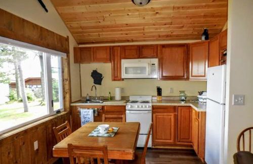 Minocqua House | Knotty Pine White Pine - Lake Minocqua