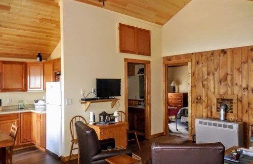 Minocqua House | Knotty Pine White Pine - Lake Minocqua