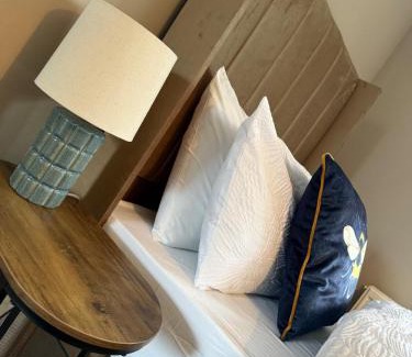 Clydebank Apartment | Knowes Apartment