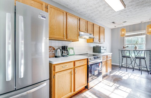 Knoxville House | Knoxville Home w/Sunroom ~ 9 Mi to Downtown!