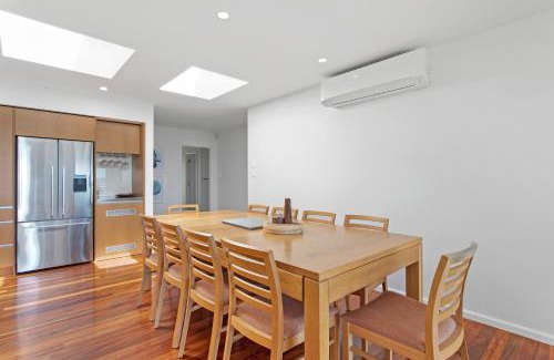 Ohope House | Kohi Point - Ohope Beachfront Holiday Home