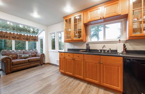 Maple Valley Cabin | Koi Story Cabin