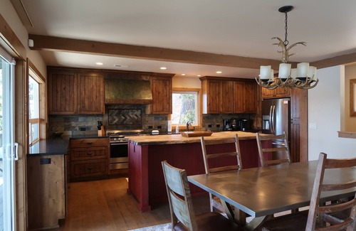 Coeur d'Alene House | Kokanee Bay Beach House Lake Coeur d'Alene!