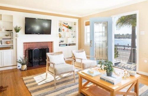 Crown Point House | Kokomo by AvantStay Bayside Getaway w Fire Pit Large Outdoor Patio