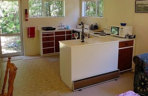 Collingwood Cottage | Kokopu Cabin - Pakawau Beach Bach