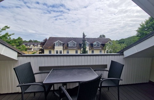 Binz Apartment | Komfort Ferienwohnung mit 1 Schlafzimmer und Balkon im Dachgeschoss