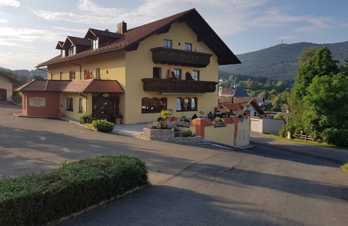 Rimbach Apartment | Komfortable Fewo mit herrlichem Blick zu den Gipfeln des Bayerischen Waldes