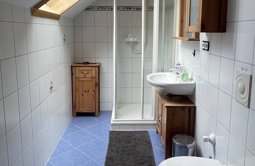 Sudstadt Apartment | Komfortable und Helle Wohnung mit Balkon in der Nähe von Stadt