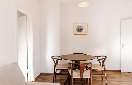 Exerzierplatz Apartment | Komplett neu: 2-Zi zentral im Altbau. 24h-Checkin