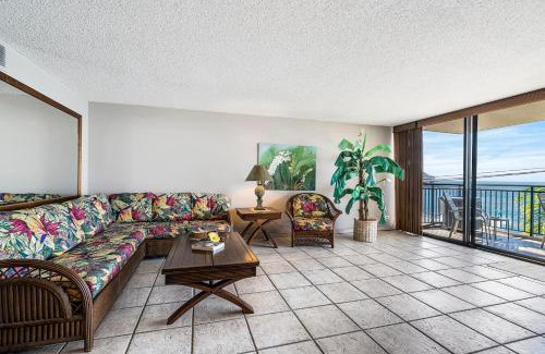 Historic Kailua Village Apartment | Kona Alii 201