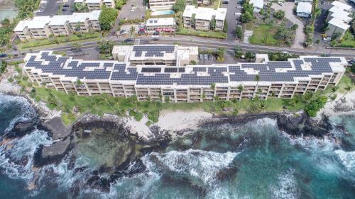 Kailua-Kona Apartment | Kona Bali Kai 214 Oceanfront condo