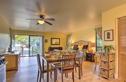 Honalo Apartment | Kona Cottage w/Lanai & Ocean Views on Coffee Farm!