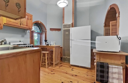 Moultonborough House | Kona - Hobbit House
