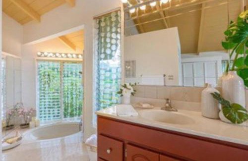 Holualoa House | Kona Ironman Family Home, Secluded Paradise