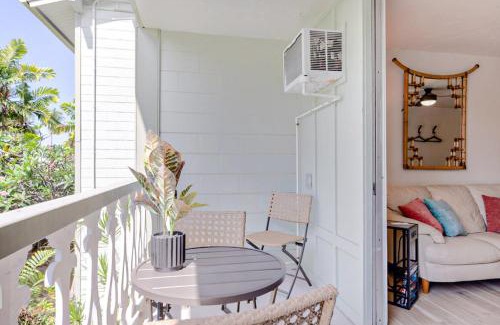 Historic Kailua Village Hotel | Kona Islander Inn # 219