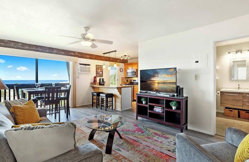 Historic Kailua Village Apartment | Kona Mansions 5-minute Walk to Honls Beach