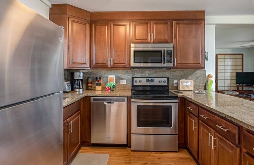 Historic Kailua Village Condo | Kona Oceanview Penthouse in Kailua Village - Best Kona Location/View!