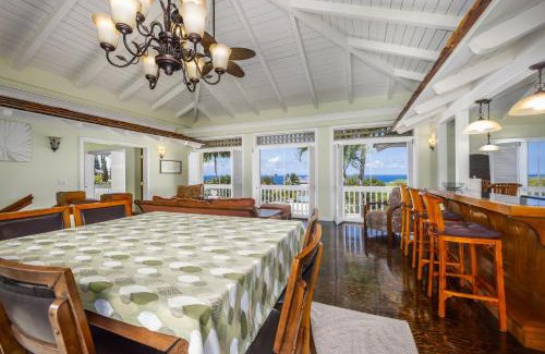 Historic Kailua Village Apartment | Kona Penthouse 2 Bedroom, Relax and Unwind Aloha Style