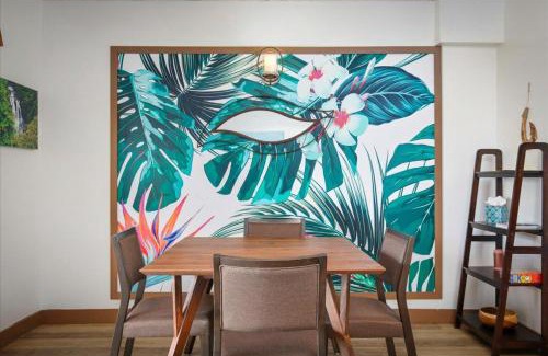 Historic Kailua Village House | Kona Plaza 210