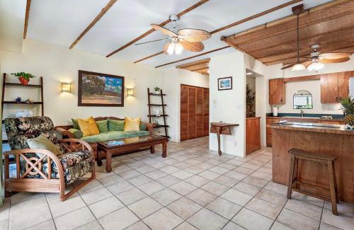 Historic Kailua Village House | Kona Plaza#221