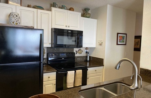 Kailua-Kona Condo | Kona Reef A22 - Direct Ocean Front Condo - Private Lanai - Next to Honl's Beach.