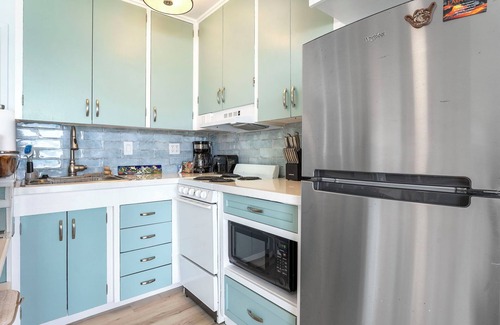 Kahaluu Bay Condo | Kona White Sands B4 | 0 Bed, 1 Bath