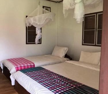 Kong Lor House | Konglor Eco-Lodge Guesthouse and Restaurant