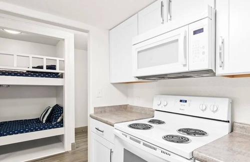 Rockport Condo | Kontiki Condo! Pool, Pier, Boat Slips, Boat Launch, BBQ, Tennis, Pickle Ball!