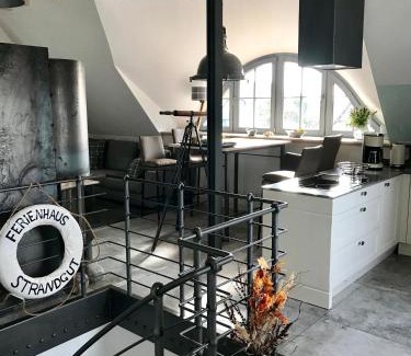 Born auf dem Darss Apartment | "Kontorhaus" by Ferienhaus Strandgut