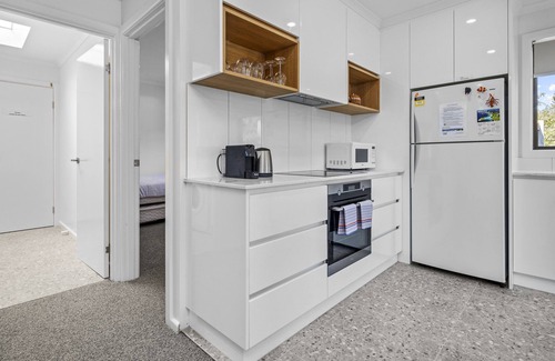 Bicheno Villa | Kooringal - Bright, Fresh & Central Holiday Unit