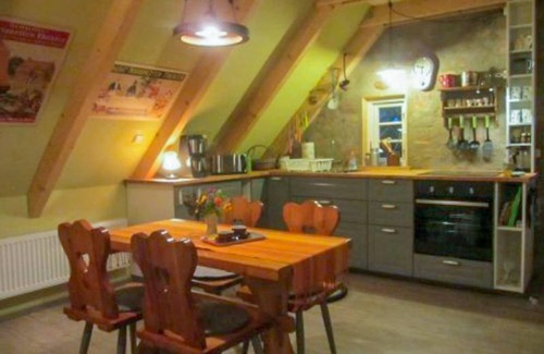 Klockenhagen Apartment | Koras Dachkammer - Künstlerhaus:korasdachkammer+villailsebill+carlotteslandlust