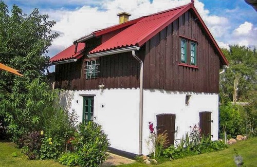 Klockenhagen Apartment | Koras Dachkammer - Künstlerhaus:korasdachkammer+villailsebill+carlotteslandlust