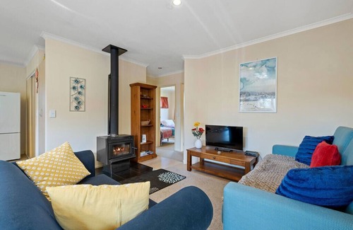 Lake Hawea Cottage | Korimako Ridge - Lake Hawea Holiday Home