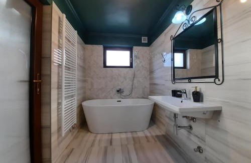 Odorheiu Secuiesc Bed & Breakfast | Korona Panzió