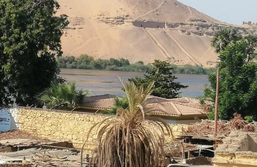 Aswan House | Kosh royal house