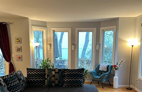 Hampton House | Kosmos Rentals