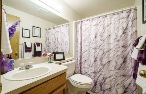 Vancouver Condo | Kozy Condo: * Near PDX * Rave Reviews! Quiet & Safe Area