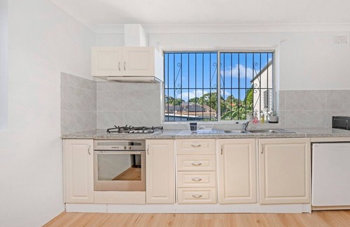 Ashfield House | KozyGuru | Ashfield | Cozy 4 Bedroom House